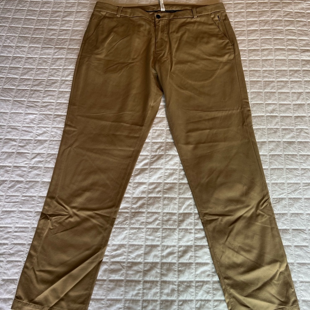 Lululemon ABC Pants in Khaki Size 40X33